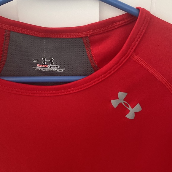 Under Armour men’s Athletic gym shirt Heat Gear medium - Picture 2 of 5
